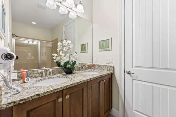 Spacious Luxury Home | 8 BR, Pool & Spa