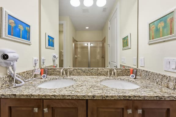 Spacious Luxury Home | 8 BR, Pool & Spa